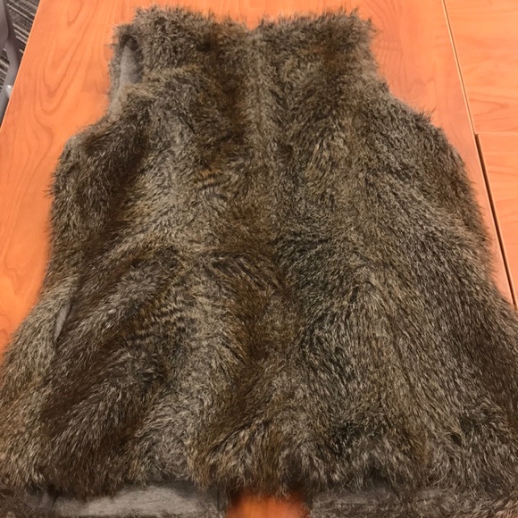 Faux fur vest - Picture 6 of 7